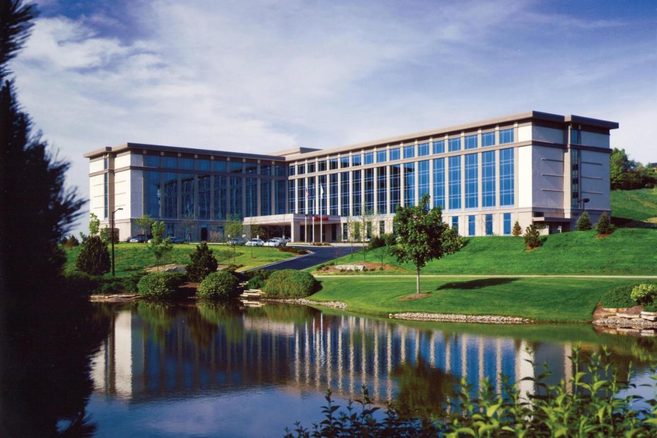 Milwaukee Marriott West Hotel Waukesha Exterior photo