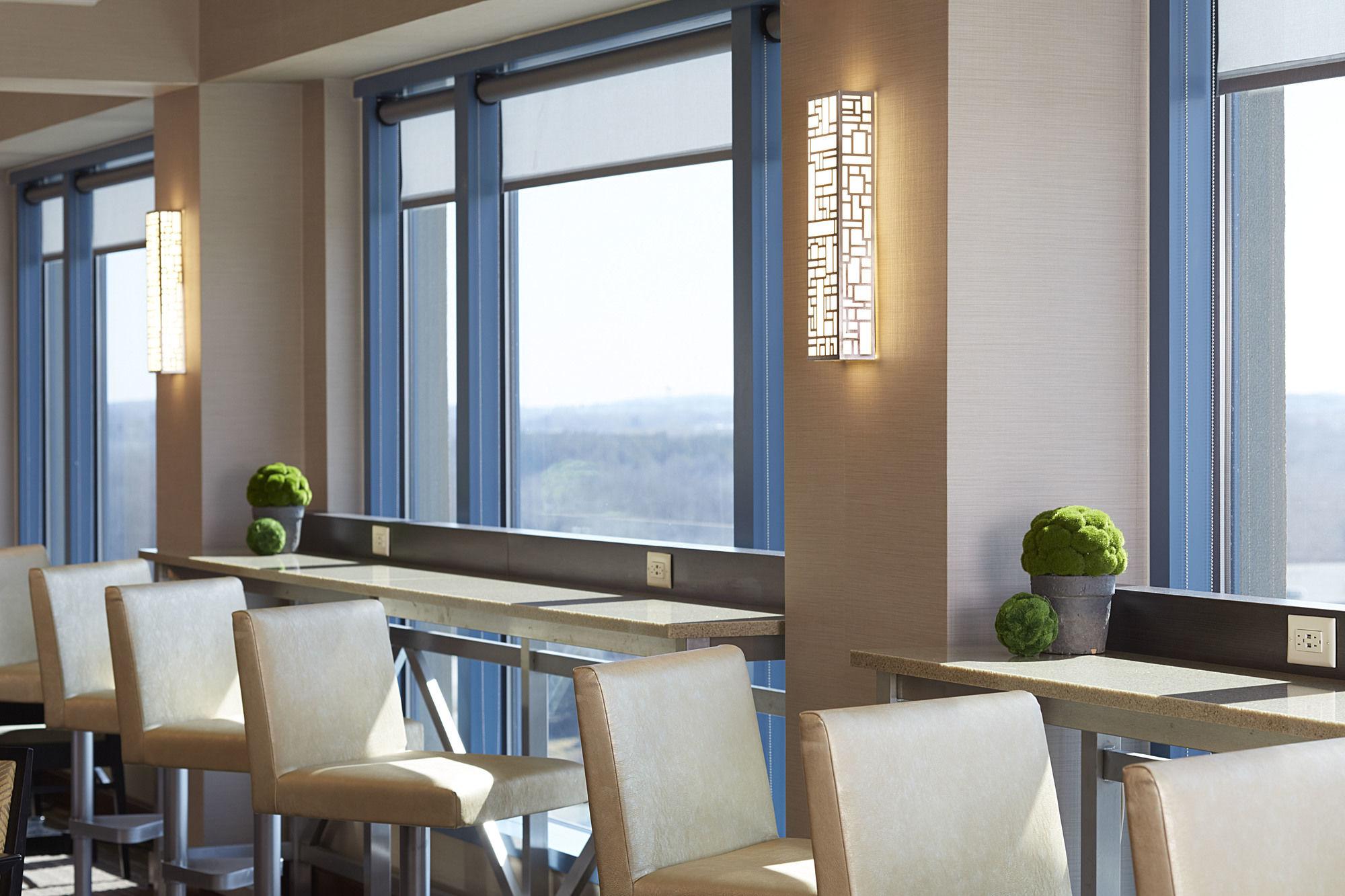 Milwaukee Marriott West Hotel Waukesha Exterior photo