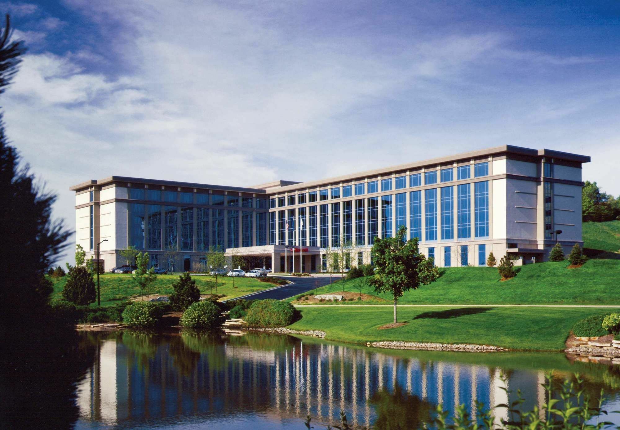 Milwaukee Marriott West Hotel Waukesha Exterior photo