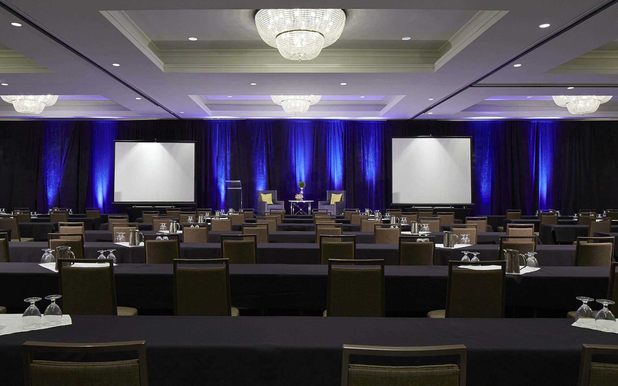 Milwaukee Marriott West Hotel Waukesha Exterior photo